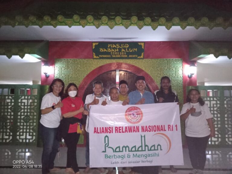 Aliansi Relawan Nasional RI-1 Berbagi Takjil di Kawasan Tanjung Priok Jakarta Utara 2