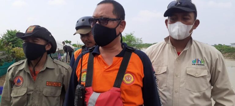 BPBD dan Relawan Kabupaten Bekasi Cari Korban Yang di Duga Tenggelam di Kali Gelonggong 2