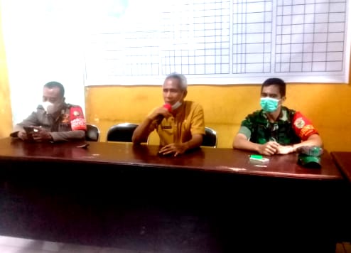 Babinkantibmas serta Babinsa Dampingi Kades Nanggung Beri Pengarahan Linmas 1