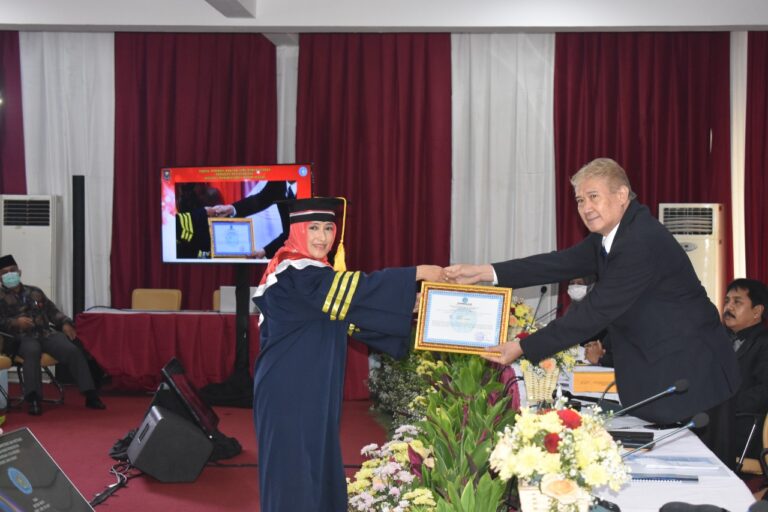 Dr. Hj. Ratna Wati, SE., MM., 1