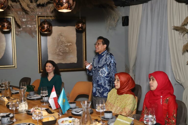 Dubes Fadjroel Mengadakan Silaturahmi Dengan Jurnalis dan Influencer Kazakhstan 1