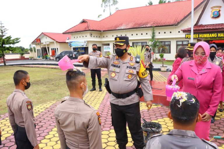 Kapolres Humbahas Sambut Anggota Baru Bintara Remaja Dengan Tradisi Khas Polri 1