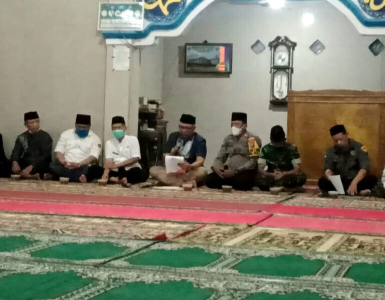 Muspika Kecamatan Nanggung serta Kades Hambaro Adakan Bukber dan Tarling Bersama Perwakilan Bupati Bogor 1