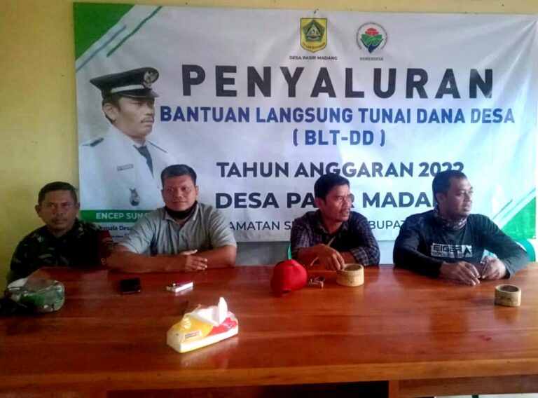 Kades Pasir Madang Salurkan BLT Dana Desa untuk 153 KPM 1