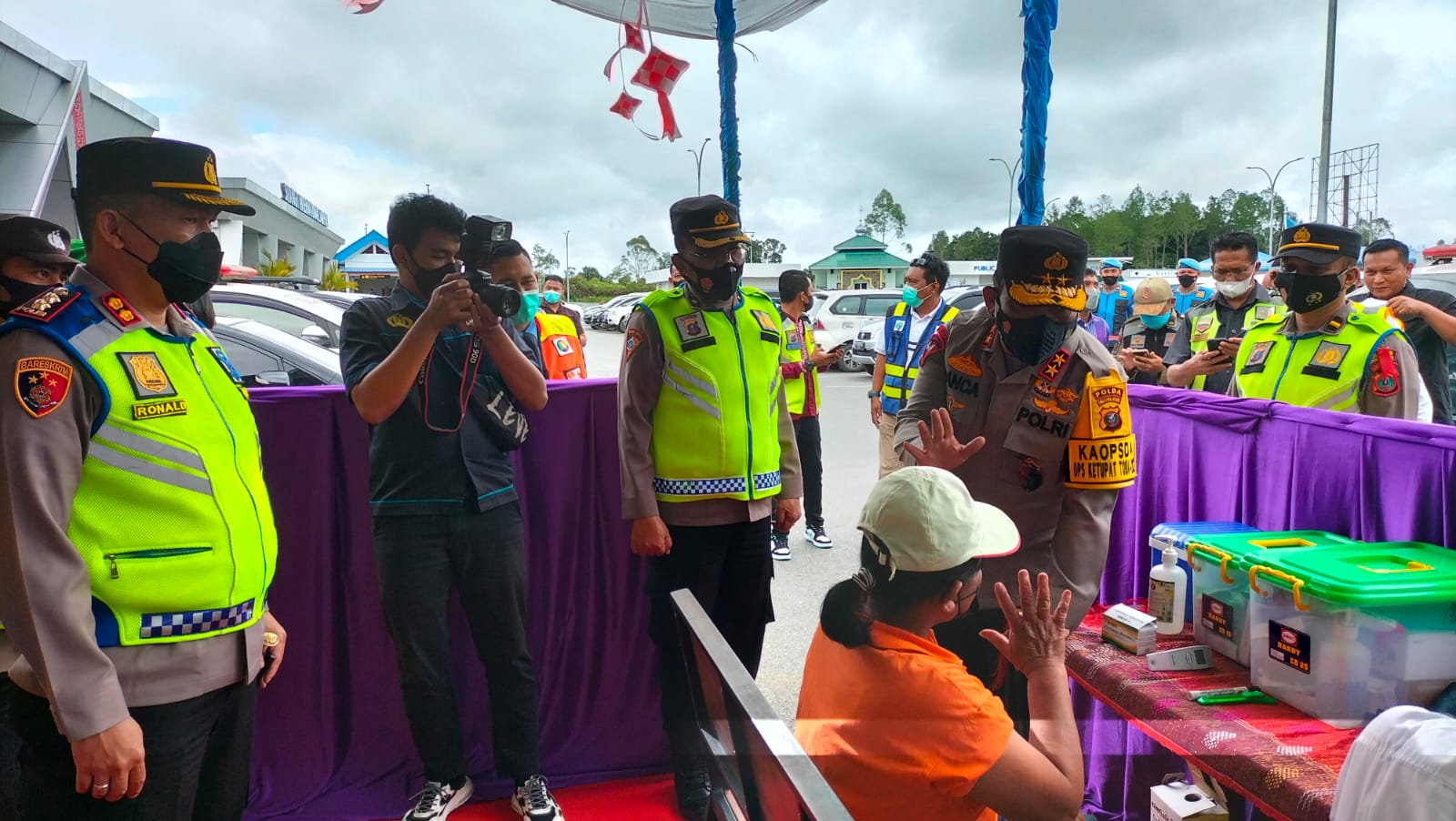 Kapolda Sumut Kunjungi Pos Terpadu Bandara Udara Silangit 1