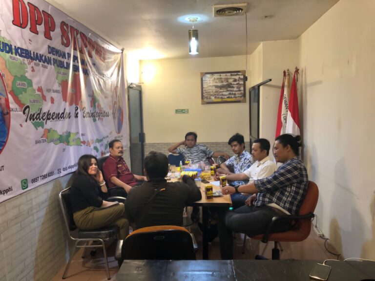 Kunjungan Ketum KERIS Instruksikan Ketum SKPPHI Segera Bentuk Badan Bantuan Hukum Ekonomi Rakyat DPP KERIS 1