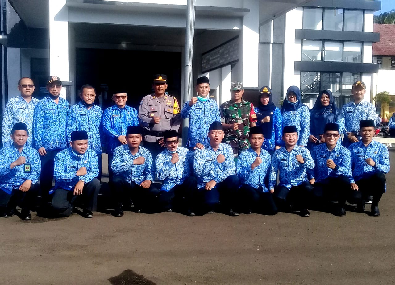 Muspika kec. Nanggung bersama Pengawas serta Seluruh Kepsek Rayakan Hardiknas 1