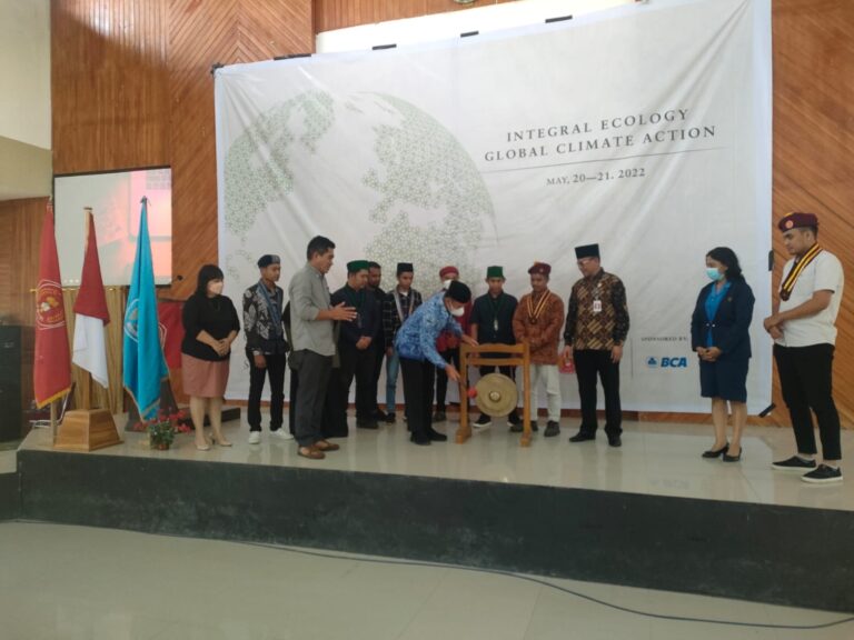 PMKRI Gelar Seminar Ekologi dan Aksi Penanaman Pohon di Sulawesi Tenggara 1
