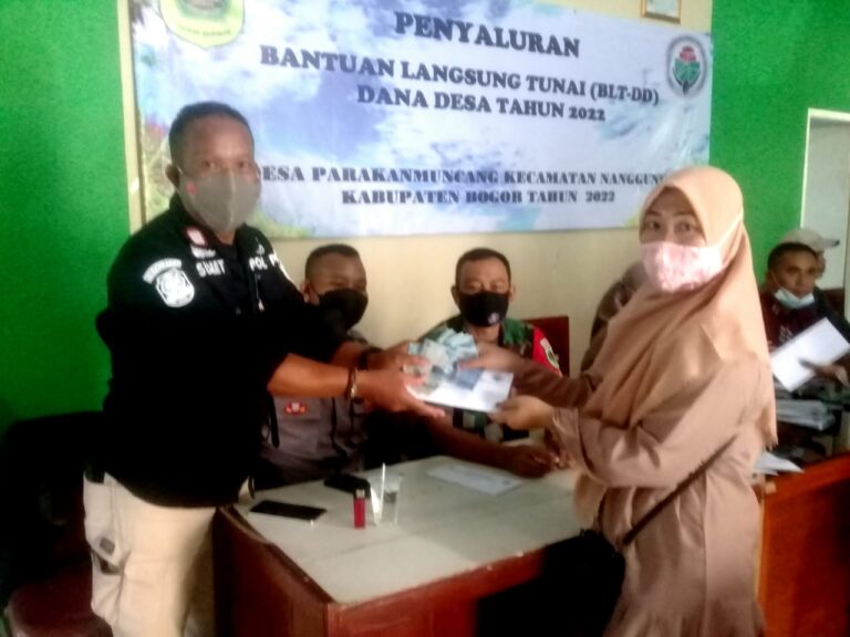 Pemdes Parmun serta Jajaran Salurkan BLT untuk Bulan Mei dan Juni 1