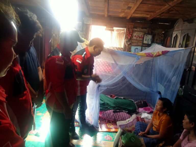 Pengurus DPD Pejuang Batak Bersatu Taput, Beri Tali Asih Kepada Korban kebakaran di Purbatua 3