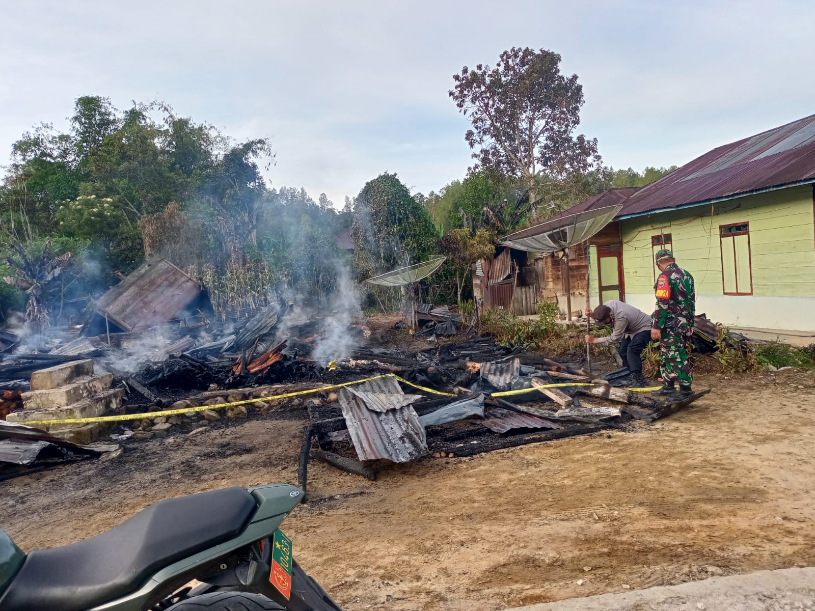 Satu Rumah Ludes Terbakar saat Ditinggal Pergi Pemilik 1