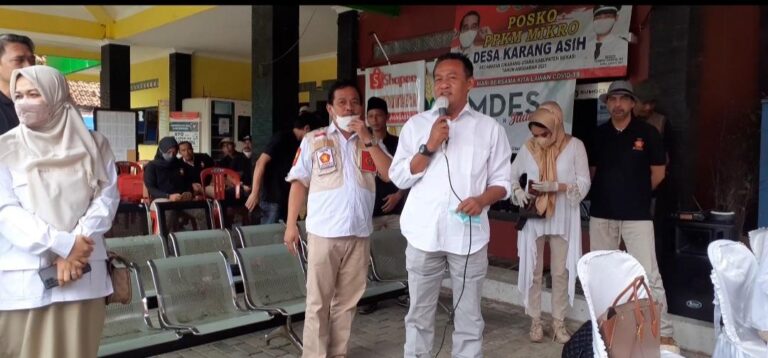 Warga Antusias Saat DPC Partai Gerindra Kabupaten Bekasi Gelar Baksos 2