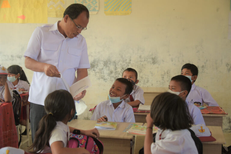 Bupati Humbahas Tinjau USB SMPN 5 Pollung 1