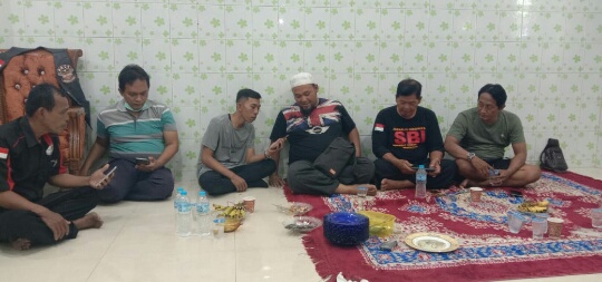 Dt. Marajo Lelo Nan Pingui, H. Mahipal bagi Daging Ke Warga 1