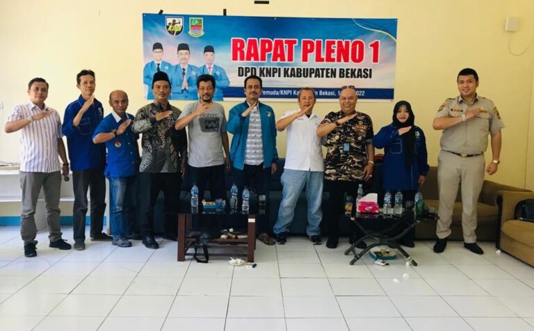 Ketua PSSI Kab Bekasi Sambangi Kantor DPD KNPI, Sinergi Dengan Pemuda 1