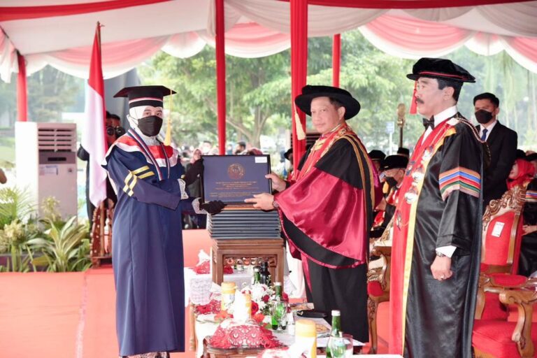 Menteri Dalam Negeri Republik Indonesia Prof. Drs. H. Muhammad Tito Karnavian Lantik Wisudawan IPDN Tahun 2022 5