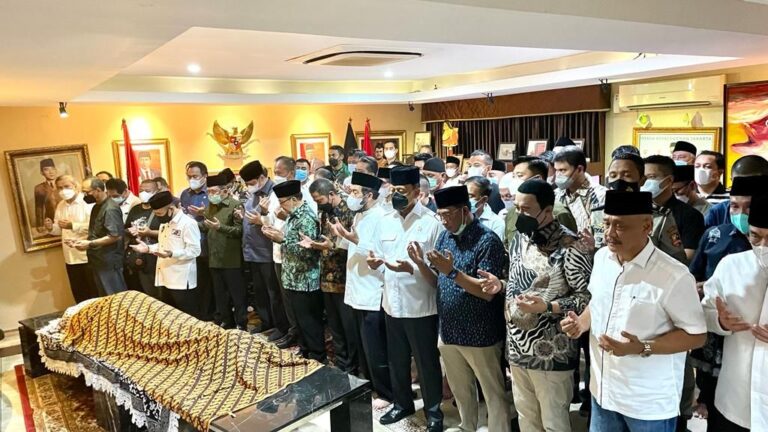 Wafatnya Menteri Pendayagunaan Aparatur Negara dan Reformasi Birokrasi, H. Tjahjo Kumolo Sungguh Sangat Mengejutkan Masyarakat Indonesia 4