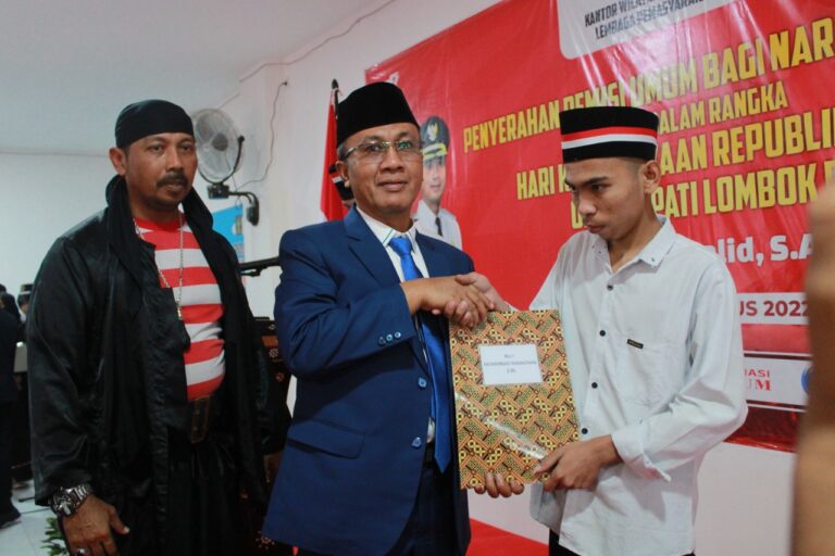 Bupati Lombok Barat H. Fauzan Khalid, M. Si. 2