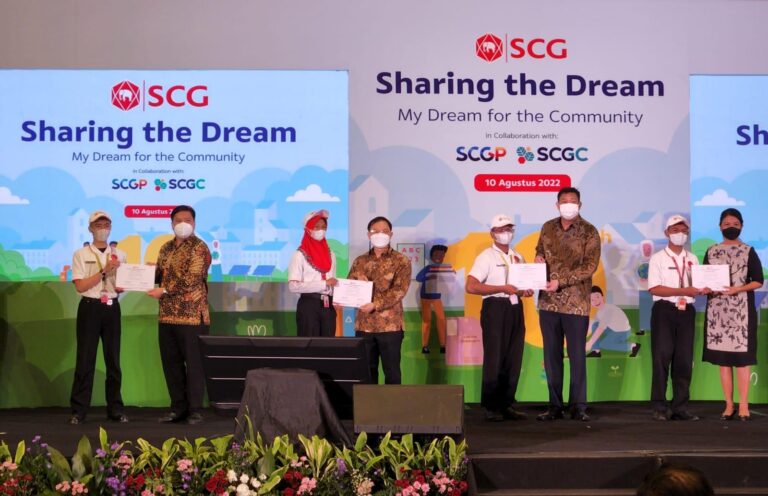 FajarPaper Dukung Program SCG Sharing the Dream 2022, Berikan Sejumlah 83 Beasiswa Untuk Pelajar di Kabupaten Bekasi 3