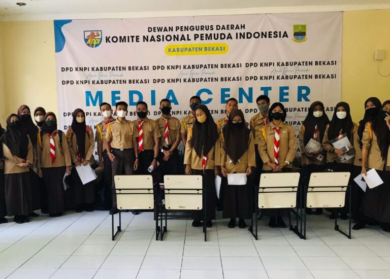 Mahasiswi UI Ambil Rekom Ampok di DPD KNPI Kabupaten Bekasi 1