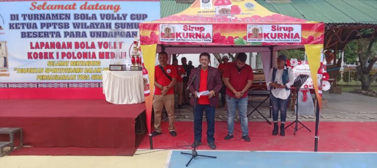 Sairon Sinaga Tutup Turnamen Volly Cup Ketua PPTSB Wilayah Sumut I 1