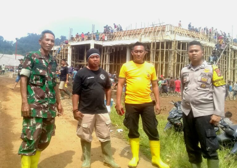 Jajaran Polsek serta Koramil Nanggung Hadiri Pelaksanaan Pengecoran Mesjid Ciguha 1