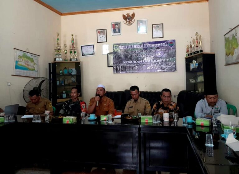 Kades Bantar Karet Bersama Jajaran Laksanakan Musrembangdes 1