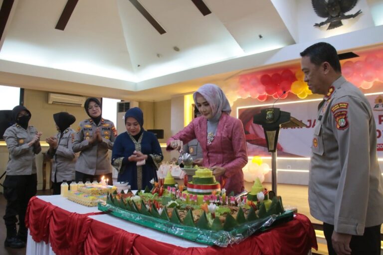 Polres Metro Jakarta Utara Peringati Hari Jadi Polwan ke-74 1