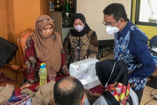 40 Warga Pademangan Dibekali Teknik Menjahit 1