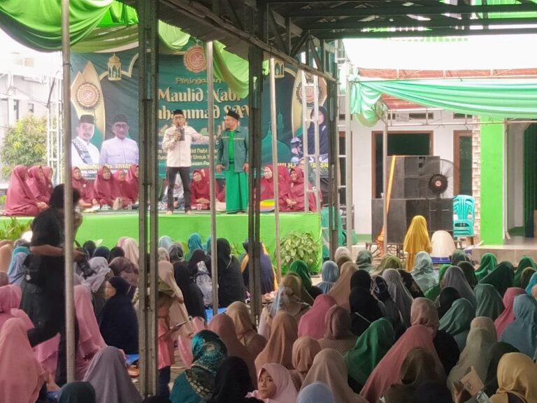 Kita Tunaikan Sholat Untuk Meningkatkan Keimanan dan Ketaqwaan, saat Gelar Acara Maulid Nabi Besar Muhammad SAW 1