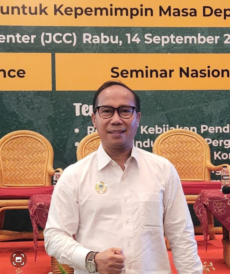 Kritik Politik Kaum Manula 1