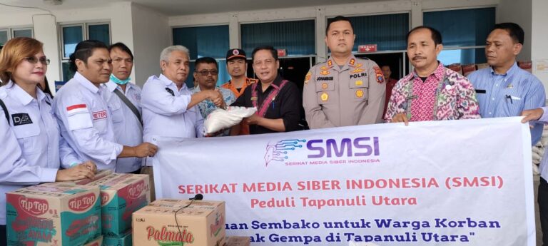 SMSI Sumut Serahkan Bantuan Sembako Kepada Korban Terdampak Gempa Taput 2022 1