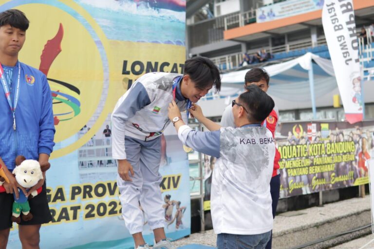 Atlet Loncat Indah Sabet Medali Emas di Laga Terakhir 2