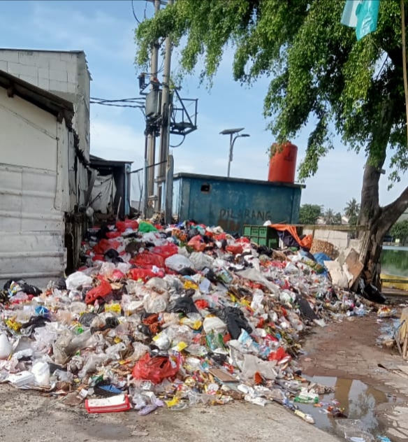 Ketua IPAR Geram Atas Sampah yang Menumpuk di Setu Rawa Besar Supaya Dibuang Saja Ke Kantor DPRD Kota Depok 2