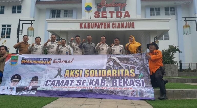 Salurkan Bantuan Gempa Cianjur, Camat Se Kabupaten Bekasi Turut Prihatin