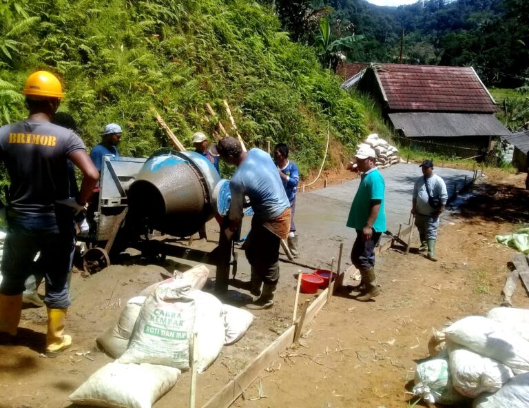 Sami Sade oleh Kades Bantar Karet Digunakan untuk Pembangunan Jalan Bojong Sari Cadas Leueur 2