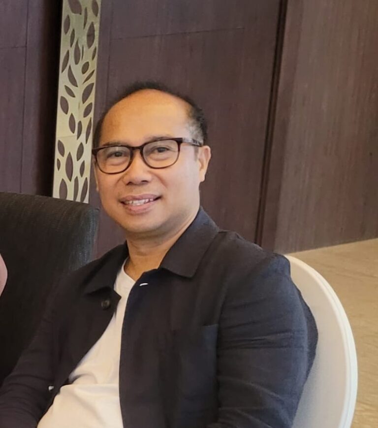 Carlos, Tuhan & Kesetiakawanan Sosial