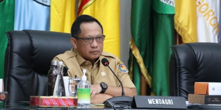 Jend. Pol. (Purn) Prof. Drs. H. Tito Karnavian M.A, Ph.D., Menteri Dalam Negeri