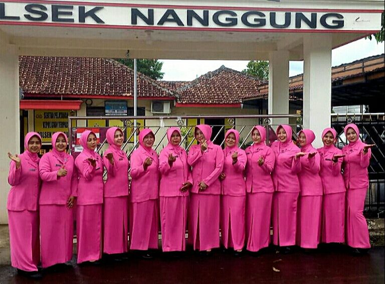 Siraturohim Bhayangkari dengan Ketua Pengurus Ranting Nanggung yang Baru 1