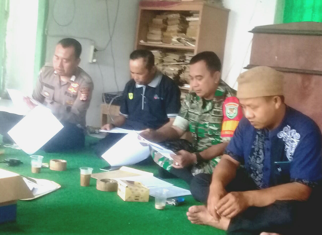 Babinmas Serta Babinsa Hadiri Simulasi Bencana Banjir dan Longsor di Desa Nanggung 1