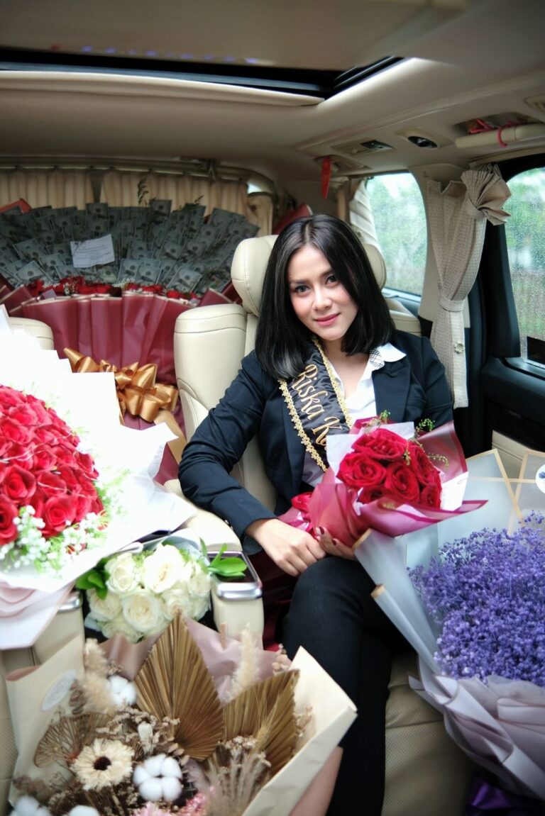 Berhasil Lulus Magister Kenotariatan, Vriska Icha Tekun dan Ulet Belajar Wujudkan Kesuksesan 1