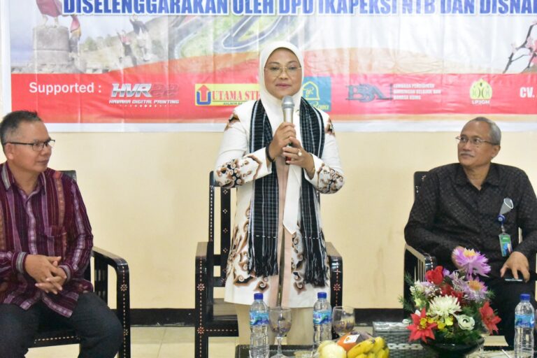 Dr. Dra Hj. Ida Fauziyah, M.Si. Menteri Ketenagakerjaan RI, Tinjau Proses Seleksi Magang Jepang di Kantor Disnakertrans NTB 1