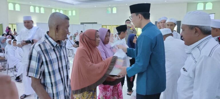 H. Mohan Rohiskana, S.Sos. MH. Walikota Mataram Hadiri Acara Forsihaj 2018 dan Beri Santunan 100 Anak Yatim dan Lansia juga Pemeriksaan Kesehatan Gratis 2