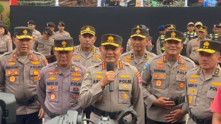 Perwira Tinggi Polri Brigjen Pol. Dr. Drs. Gatot Tri Suryanta, M.Si., CSFA. Memimpin Kontingen Misi Kemanusiaan Polri Ke Turkiye Dalam Rangka Membantu Proses Penanganan Korban Gempa Bumi
