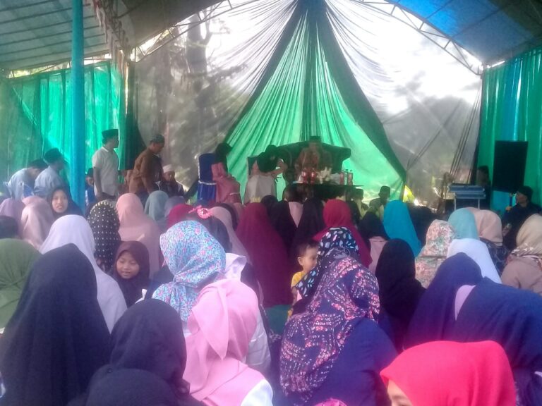 Seluruh Warga Kp. Pasir Saga Rw 02 - 03 Peringati Perayaan Isra Mi.raj 1