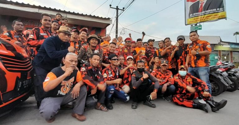 Cari Berkah Ramadhan, PAC dan Ranting Pemuda Pancasila Cikarang Barat Berbagi Takjil 2