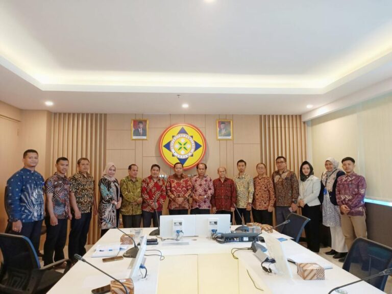 Implementasi Tata Kelola Manajemen Kampus Merdeka Menuju Universitas Azzahra Jakarta Bersinar