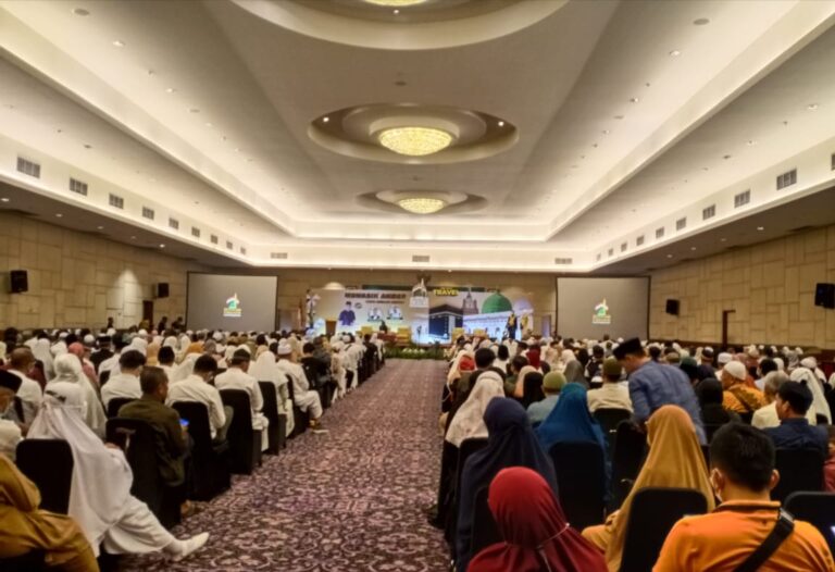 Jannah Firdaus Tour and Travel Gelar Manasik Akbar Bersama 3.500 Jamaah Umrah 1