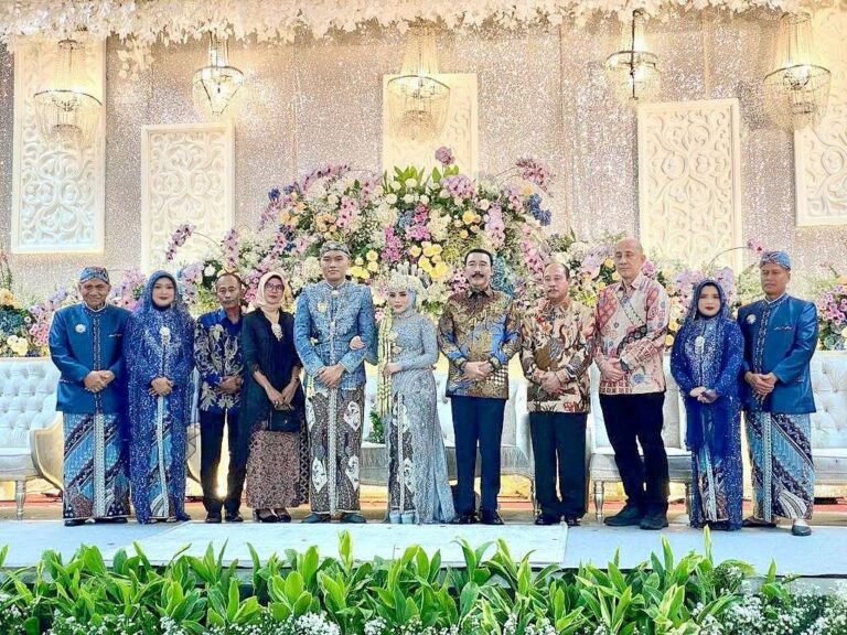 Resepsi pernikahan Atakana Argana Vikra Ermaya Suradinata, S.H., M.Tr.IP 3