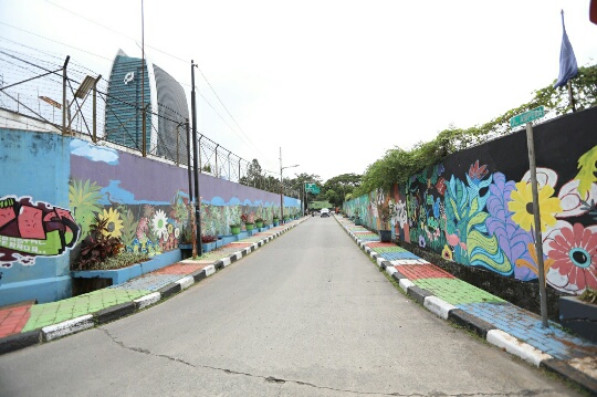 Dukung Penataan Kawasan, Kelurahan Kebon Bawang Ciptakan Hutan Tropis di Jalan Ampera Raya 1